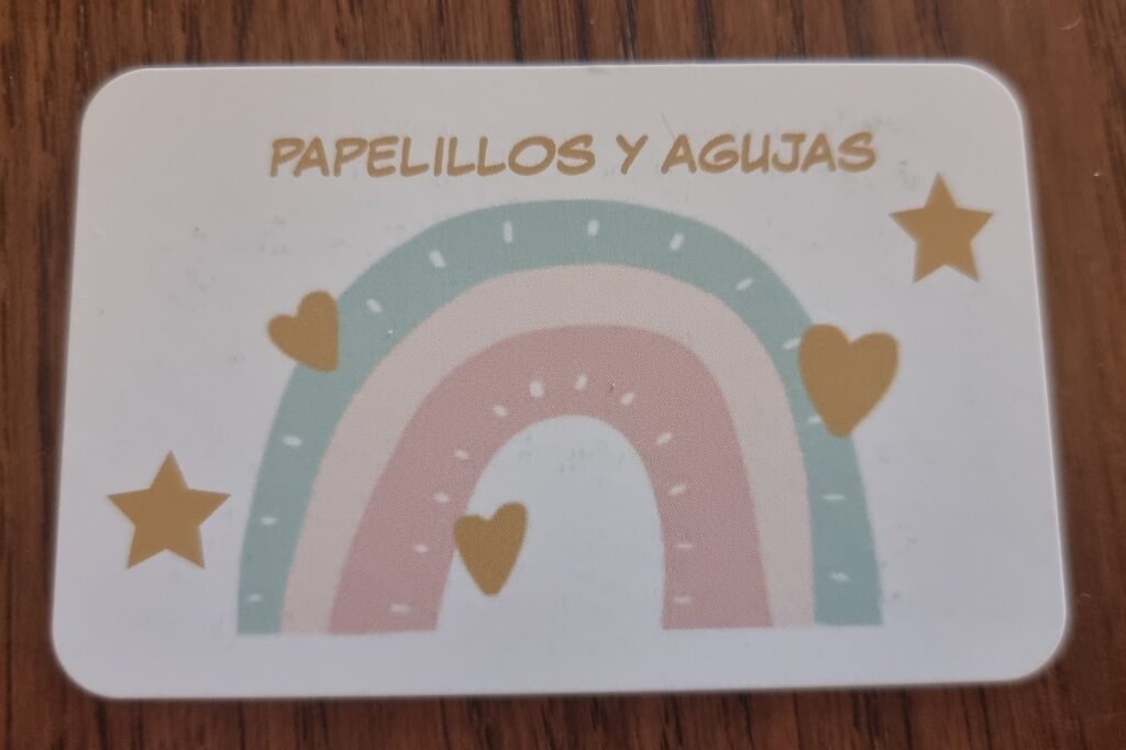 Papelillos y Agujas